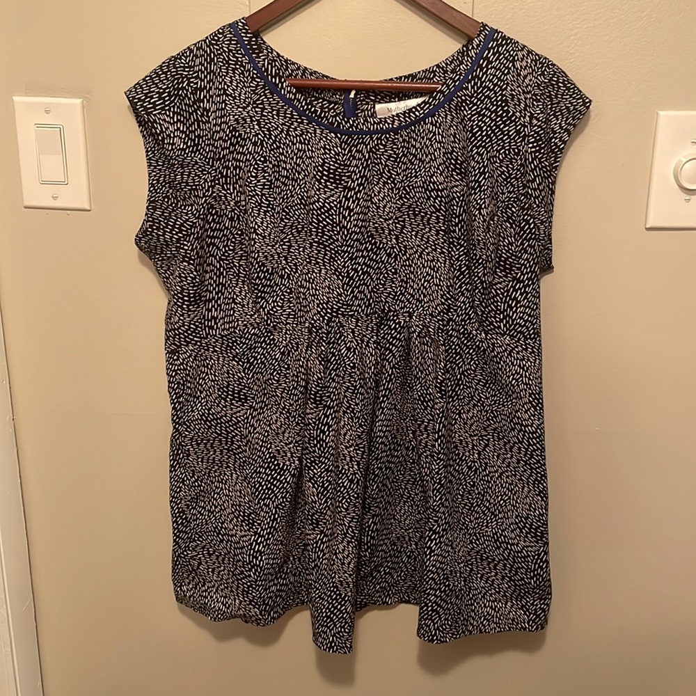 Maternity Short Sleeve Top Black and white print, Zip back, Womens Large
